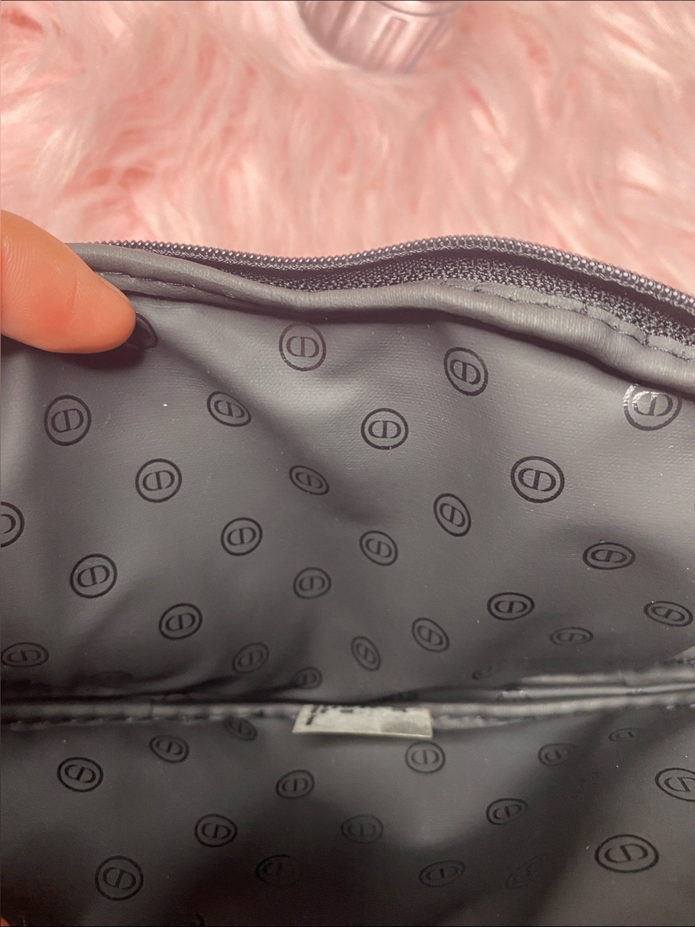 Dior Lip-Shaped Cosmetic Pouch in Hot Pink with Black Logo - Picture 5 of 7